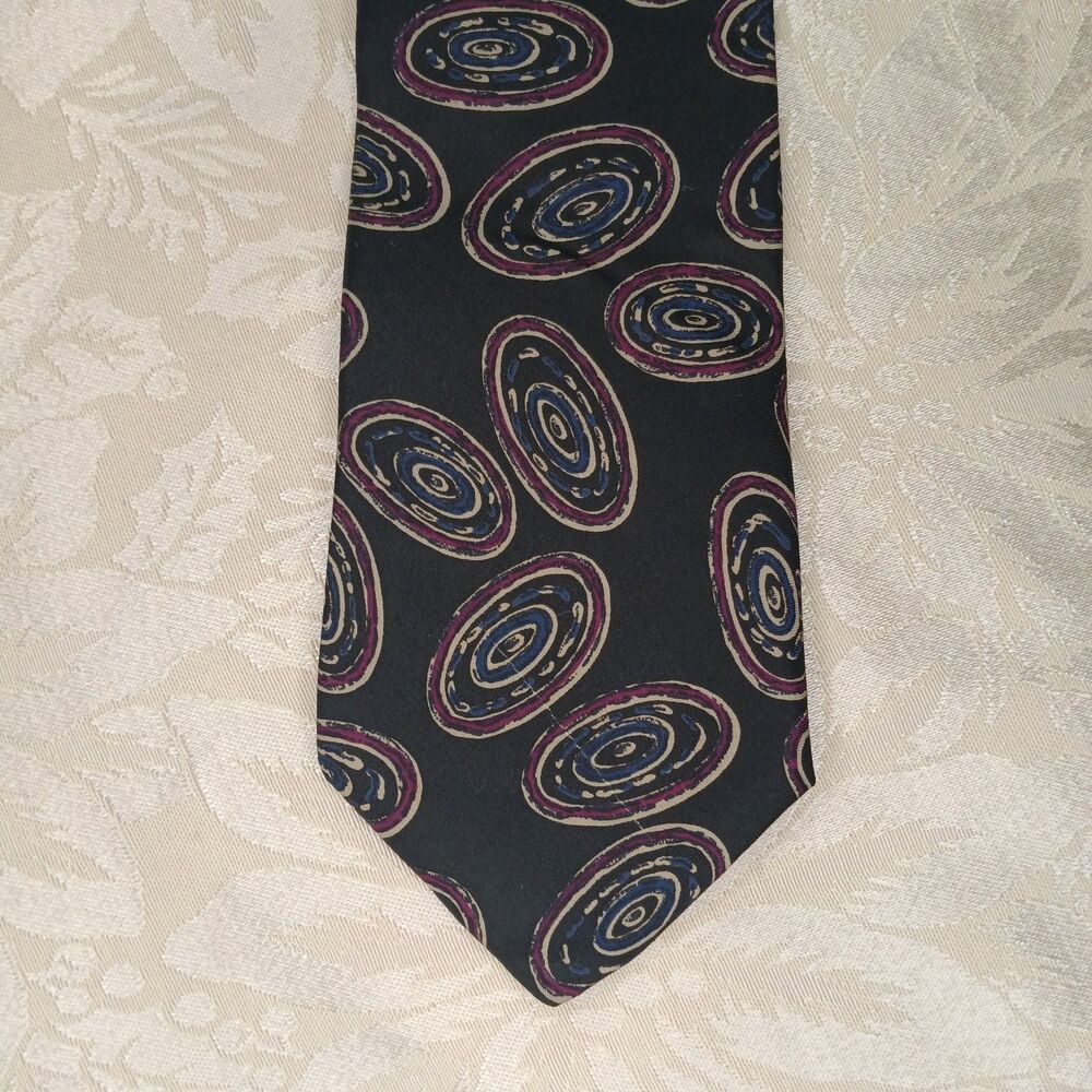 Vintage Viaggio Necktie Black Swirl Motif 100% Imported Silk Made In USA RN16484